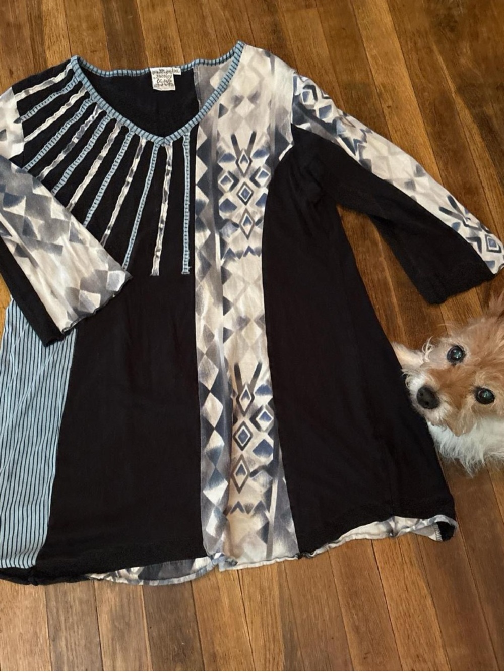 Parsley & Sage Blue and Black Garment with 3/4 length sleeved
